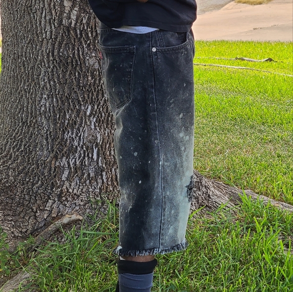 Levi's distressed 505 jean shorts size 34 - Picture 2 of 10